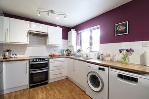 Kitchen/Breakfast- click for photo gallery